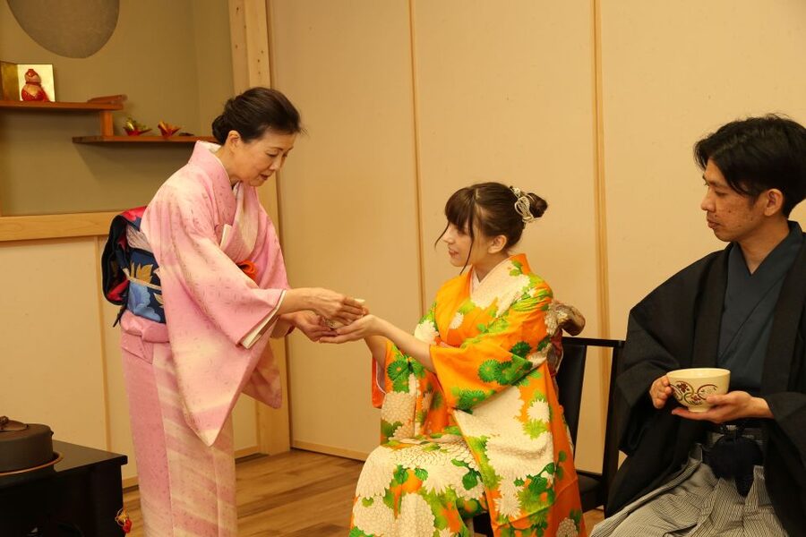Tokyo: Practicing Zen with a Japanese Tea Ceremony - Zen Buddhism, explained through Japanese art and architecture