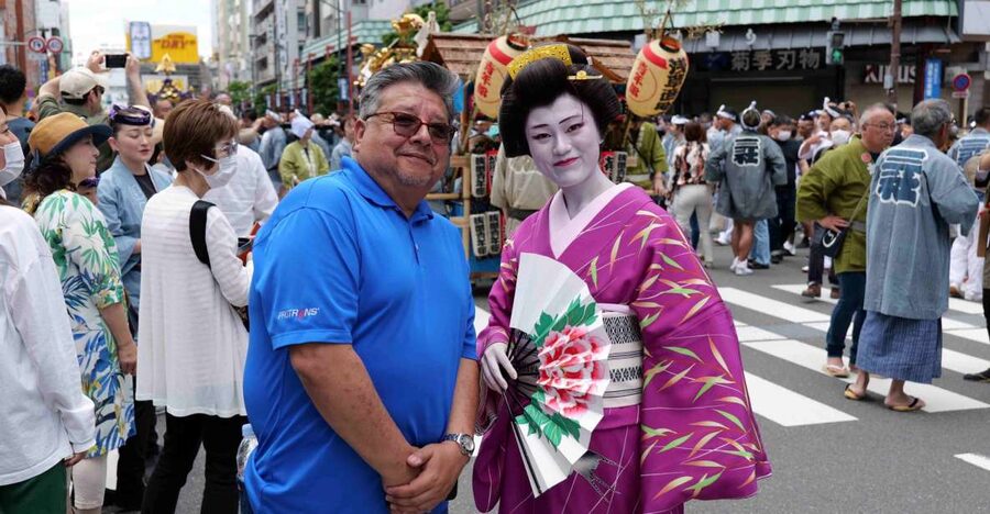 Tokyo: Private Custom Walking Tour with Local Guide - Hotel pickup and meeting setup: the quiet advantage