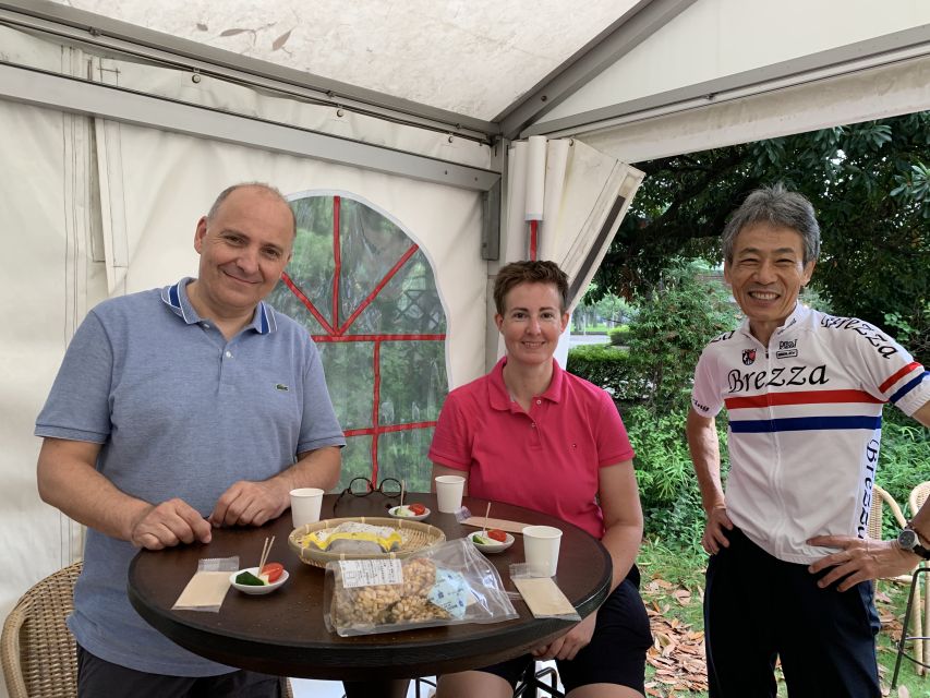 Tokyo: Private Cycling Tour with cute E-bike - The picnic moment: Japanese sweets, green tea, and Kimuraya bread in Ginza