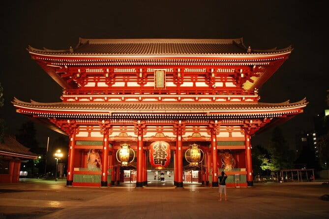 Tokyo private Driving Tour by car/van English speaking chauffeur - Imperial Palace East Gardens: a quiet pause inside the city rush