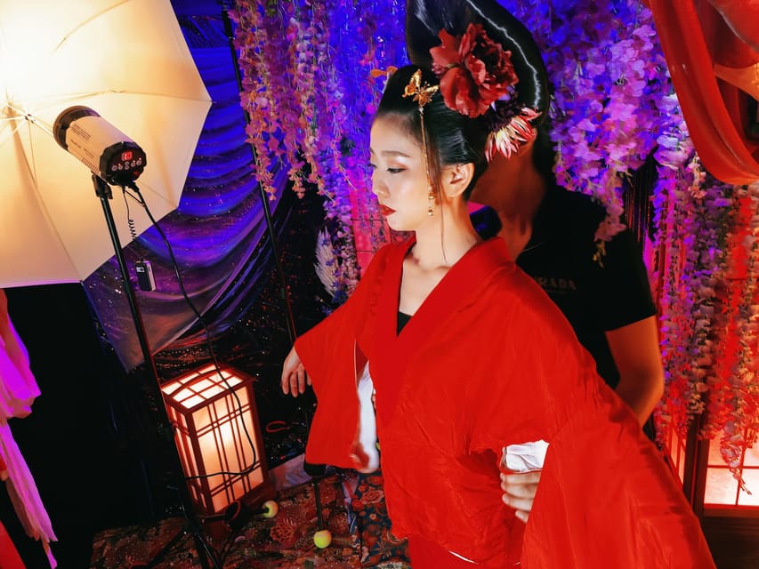 Tokyo: Private Makeover Photography Studio in Luxury Kimono - Who should book this kimono studio experience