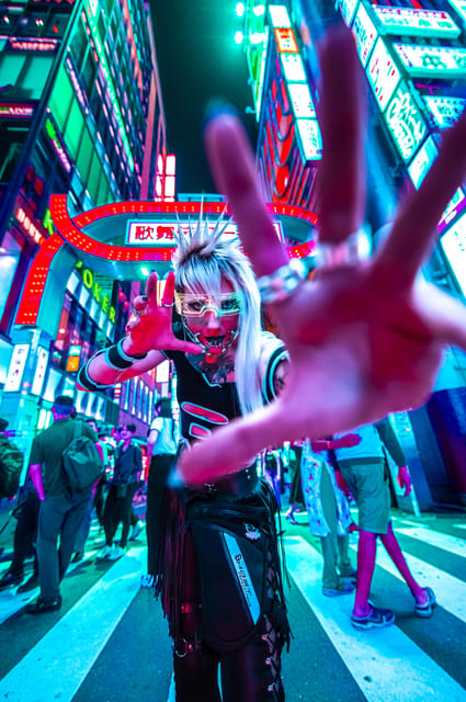 Tokyo Private photo tour with Nightstreet Neon photographer - How the one-hour private shoot works in Tokyo