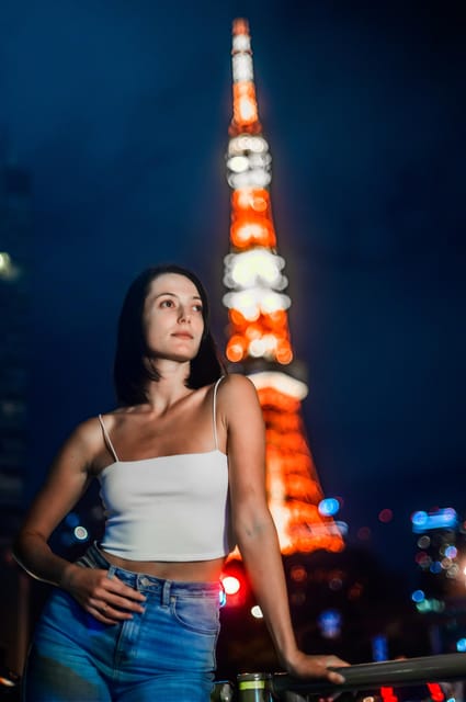 Tokyo Private photo tour with Nightstreet Neon photographer - Getting better photos without acting natural on purpose