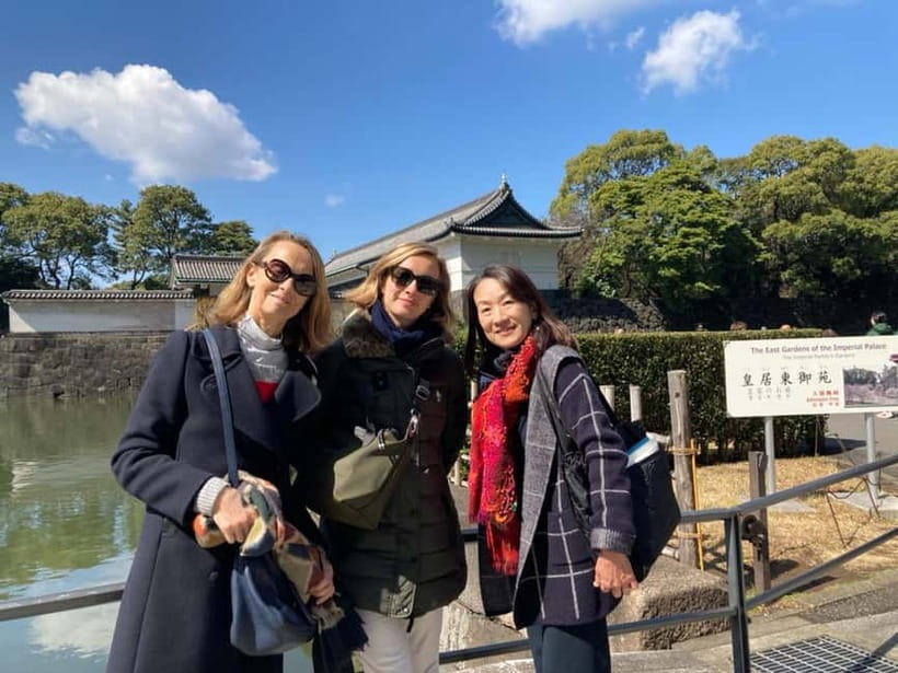 Tokyo: Pvt. Tour - Edo Castle & Imperial Palace East Gardens - Meeting at Wadakura Fountain Park and Finding Your Guide