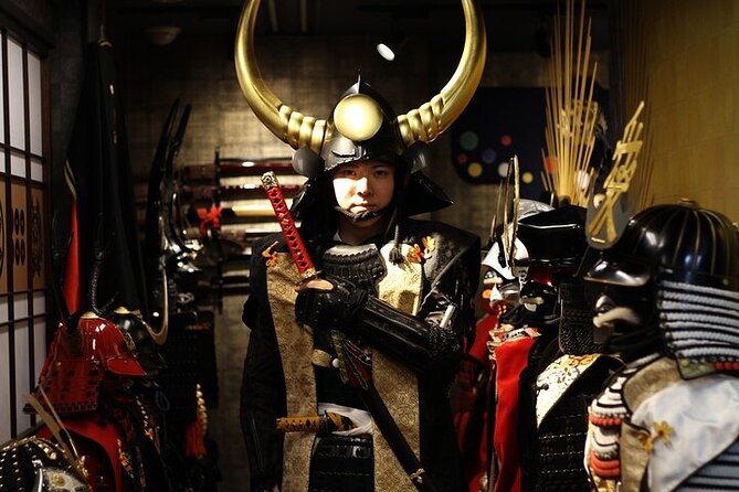 Tokyo Samurai Armor Experience in a Photo Studio - Tokyo Samurai Armor in a Photo Studio: the real value
