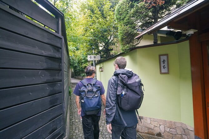 Tokyo Samurai Experience - Kagurazaka walking with samurai-era context
