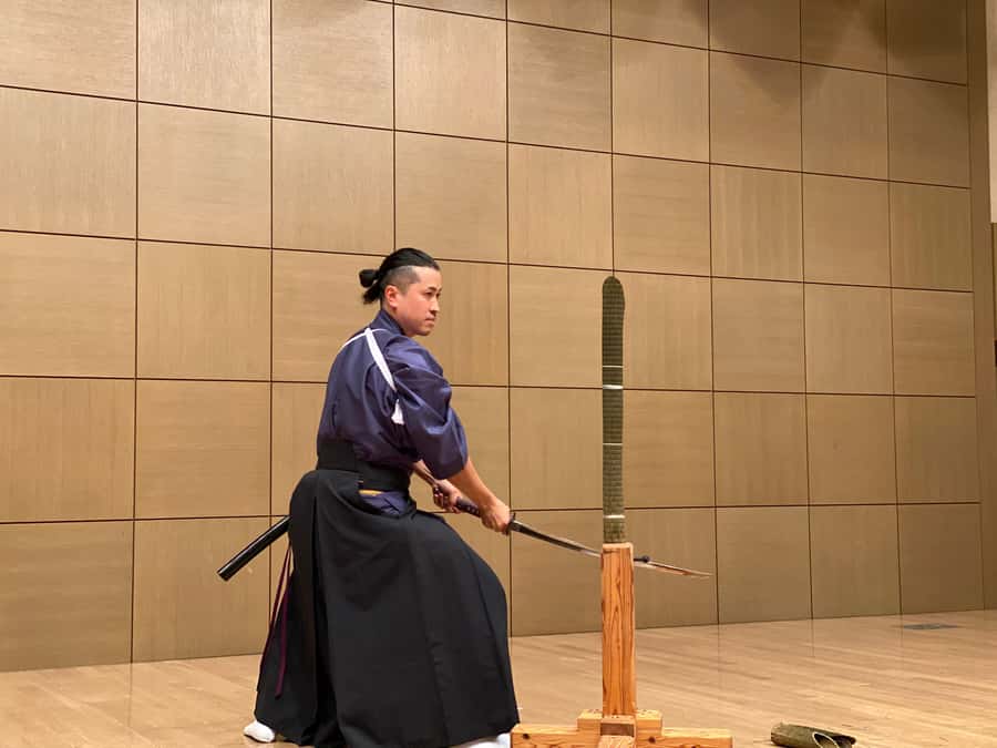 Tokyo: Samurai Experience with a real sword - Shiden-ryu Iai Demonstration: Watching Before You Practice