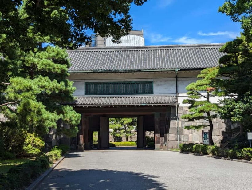 Tokyo: Samurai History Walking Tour - Sengaku-ji and the 47 Ronin graves: honor, loyalty, and fallout