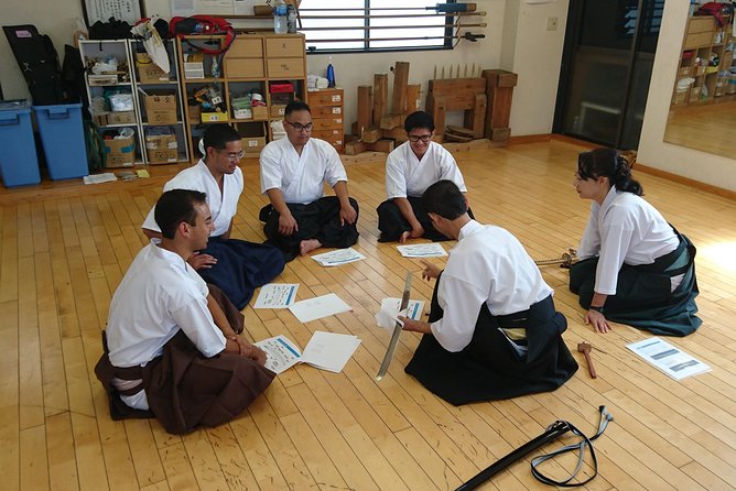 Tokyo:Samurai sword and archery class from a samurai descendant - Toyama-ryu 7th grade live demonstration: seeing difficult technique up close