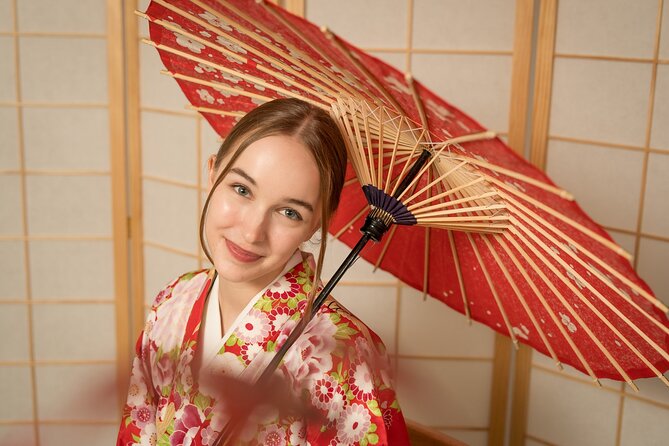 :Tokyo,Shibuya/ Pro Photography in Kimono / English-Friendly - Check-In at Jingumae: Get Oriented Fast in a Low-Sign Building