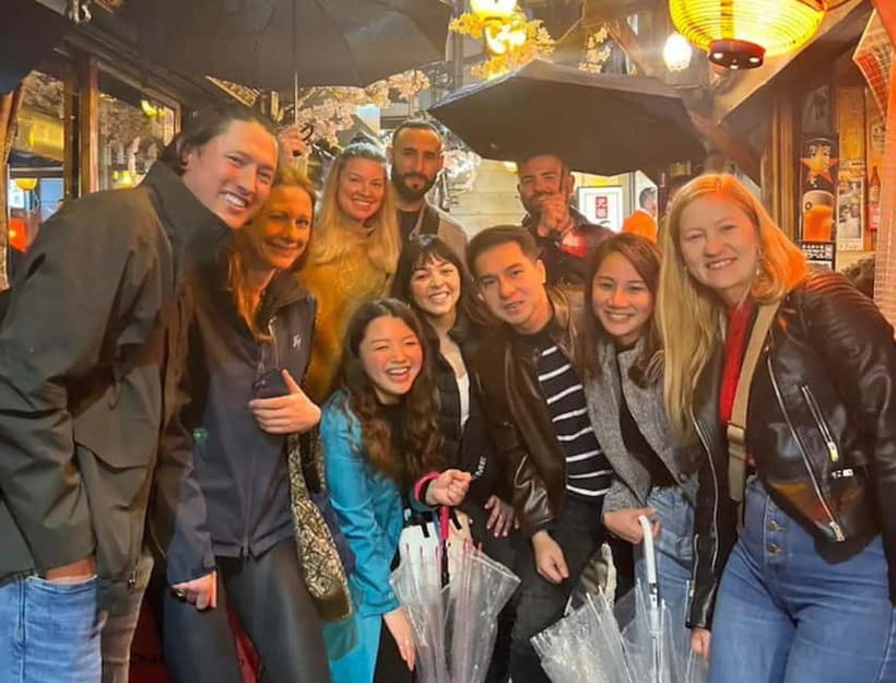 Tokyo: Shinjuku Bar and Izakaya Hopping Tour - Meeting Up Smoothly: WhatsApp and the 10-Minute Rule
