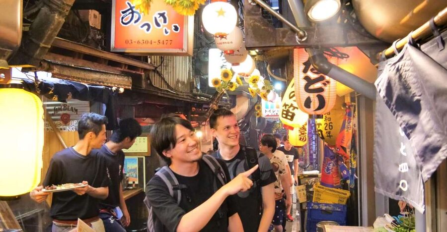 Tokyo: Shinjuku Bar Hopping with All-You-Can-Drink & Dinner - Shinjuku at night: why this bar crawl is worth your time