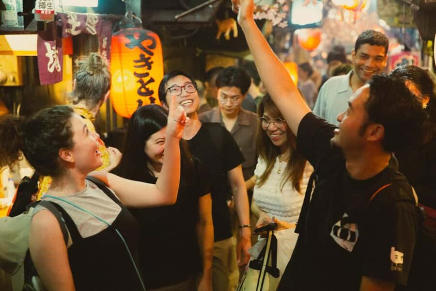 Tokyo: Shinjuku Izakaya and Golden Gai Bar Hopping Tour (2h) - Golden Gai’s Micro-Bars: Photo stop, then one more round with the crowd