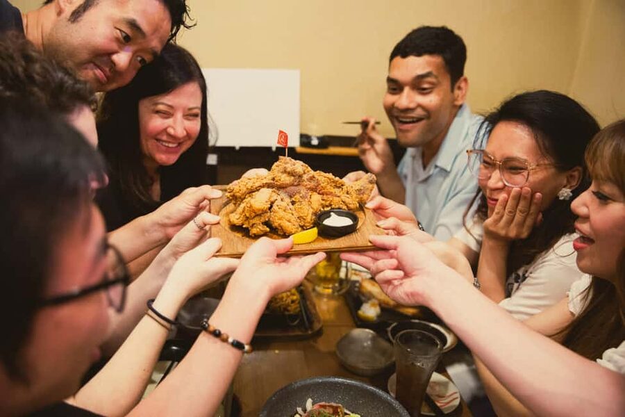 Tokyo: Shinjuku Izakaya and Golden Gai Bar Hopping Tour (2h) - The Included Food and Drinks: How 6–8 snacks and 3 drinks add up