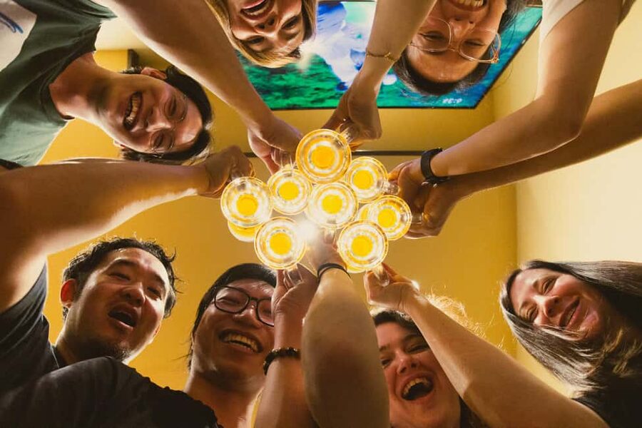 Tokyo: Shinjuku Izakaya and Golden Gai Bar Hopping Tour (2h) - Should you book this tour in Tokyo?