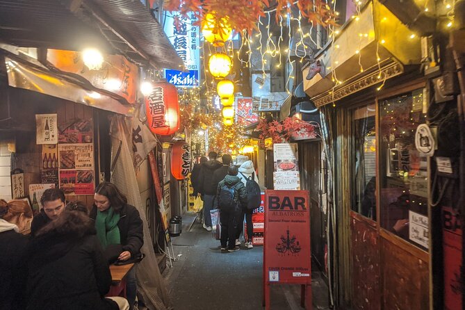 Tokyo Shinjuku Night Tour with Pachinko Gaming Experience - Shinjuku at Night, with the Right Kind of Direction