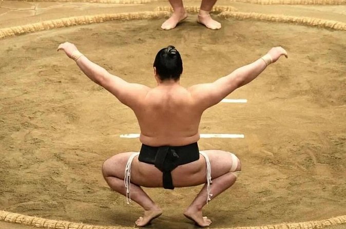 Tokyo Shinjuku Sumo Show and Experience with Drinks and Photo - Your Sumo Challenge and photo time with the wrestlers
