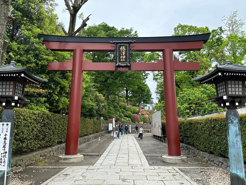 Tokyo:Stroll in Old traditional culture towns~Yanaka & Nezu - Yanaka Ginza shopping street: street food energy and local browsing