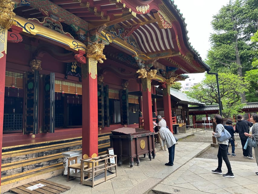 Tokyo:Stroll in Old traditional culture towns~Yanaka & Nezu - Tennoji Temple: the bronze Buddha and a garden reset