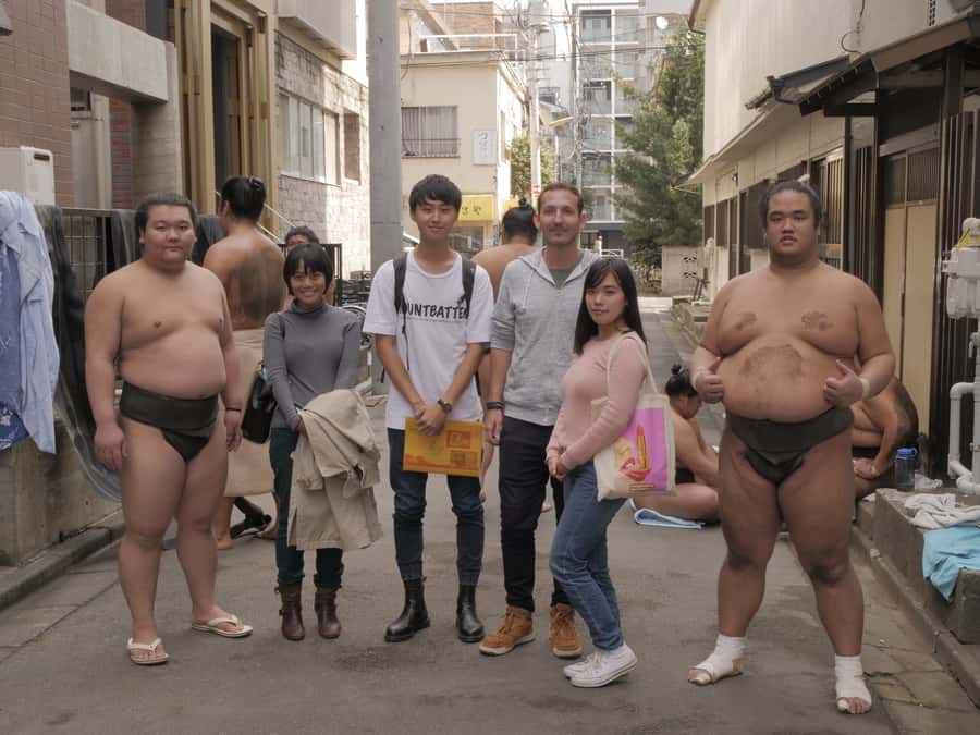 Tokyo: Sumo Morning Practice Tour in Ryogoku and Photo Shoot - The ending photo shoot: how to make it count
