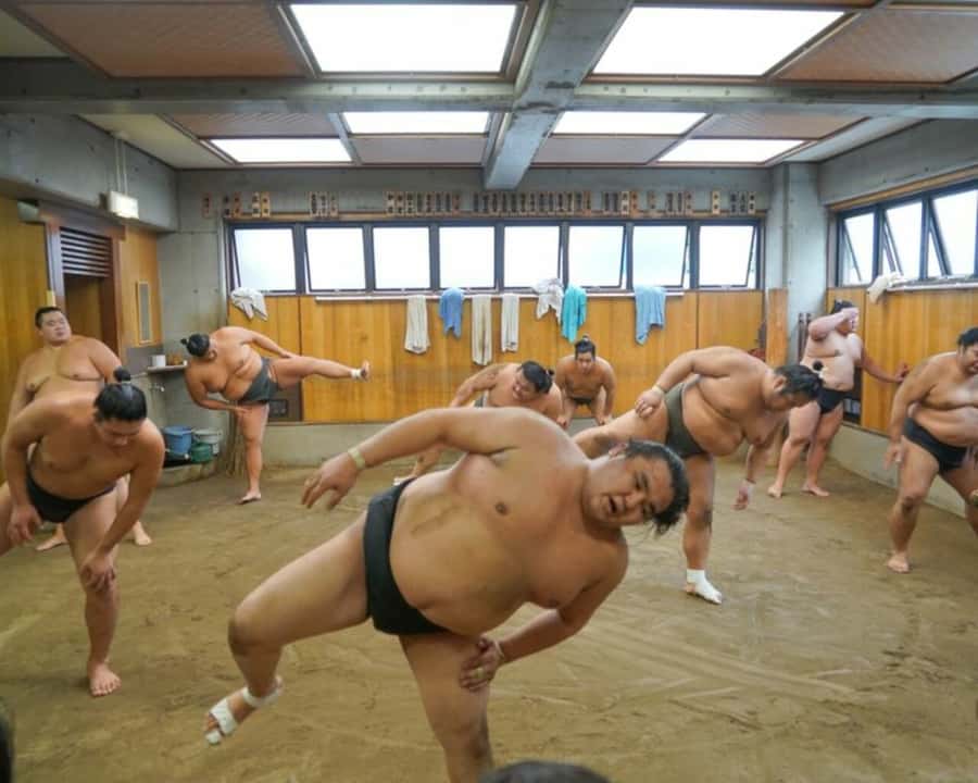 Tokyo: Sumo Morning Practice Tour in Ryogoku and Photo Shoot - Finding the meeting point at Re.Ra.Ku outside JR Ryogoku Station