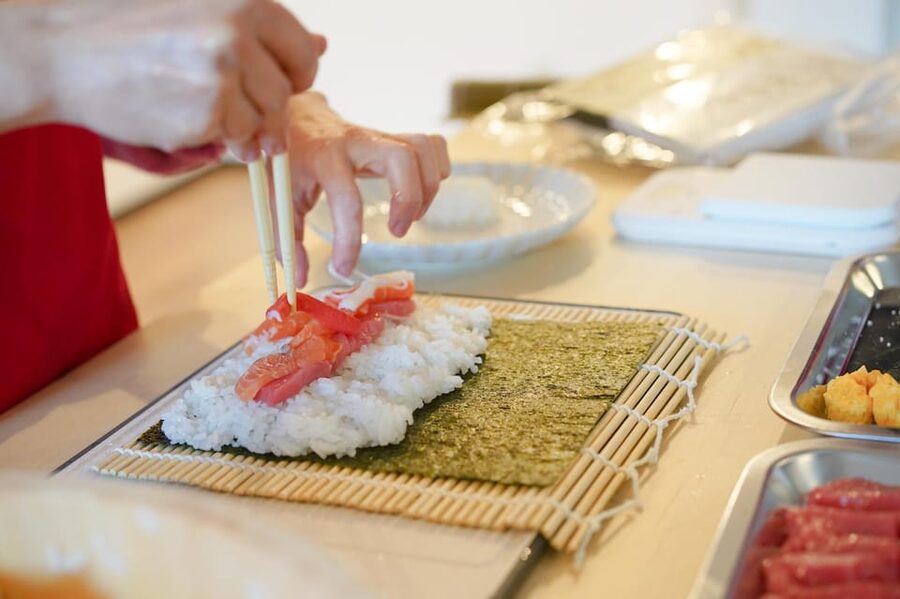 Tokyo: Sushi Cooking Class with Sake Tasting - Sake tasting with your meal: four kinds and real pairing logic
