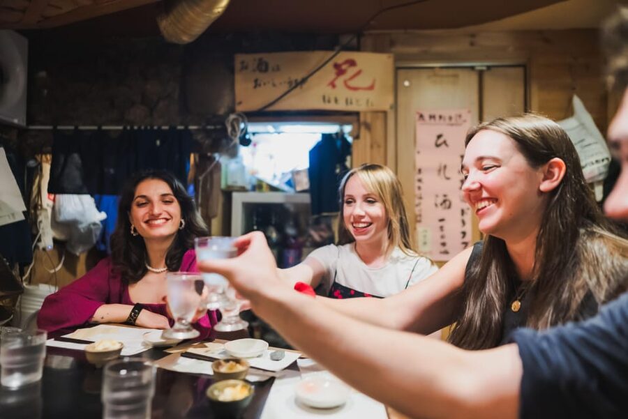Tokyo: The Best of Izakaya in Shinjuku Food & Cultural Tour - Shinjuku at 5pm: neon, walking time, and a dinner plan