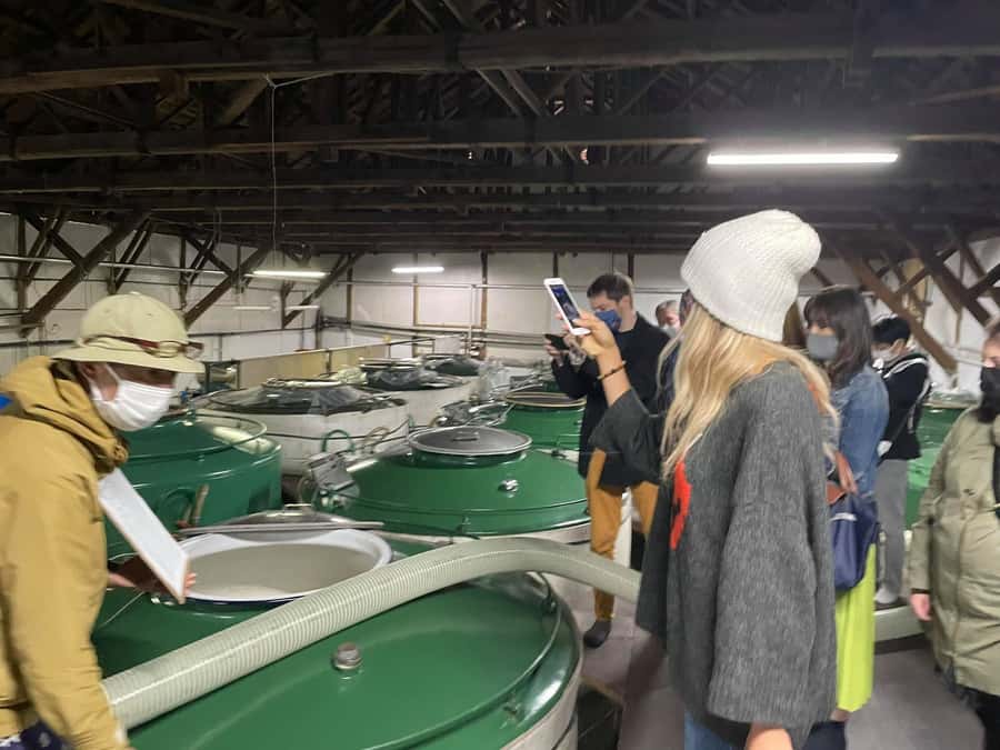 Tokyo: Toshimaya Sake Brewery Tour with Sake Tasting - Key things you’ll notice right away