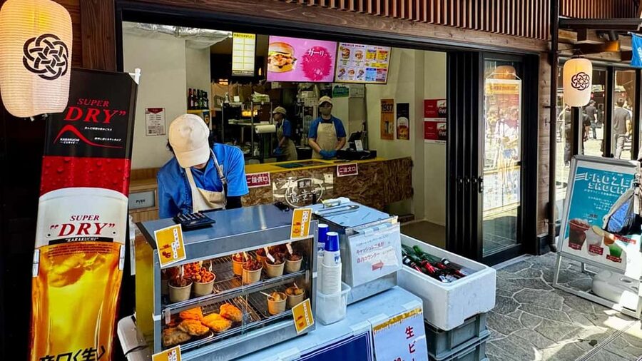 Tokyo: Toyosu Tuna Auction &Tsukiji Market Gourmet Adventure - The quick move to Tsukiji: modern logistics, classic market feel