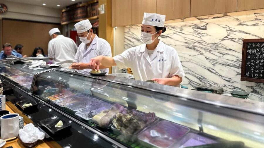 Tokyo: Toyosu Tuna Auction &Tsukiji Market Gourmet Adventure - Price and value: what $122 buys beyond the auction photo