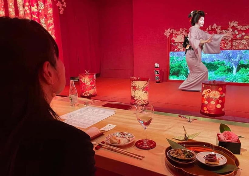 Tokyo: Traditional Geisha Experience Show & Japanese Dinner - The Live Geisha Performance and Shamisen Music: Close-Up Artistry