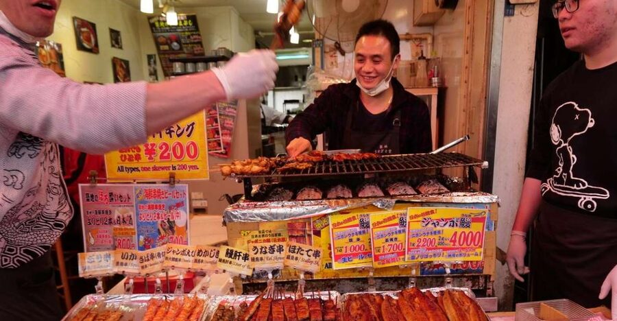 Tokyo: Tsukiji Fish Market Tour with 6 Stops & Seafood Lunch - Tsukiji’s Old-School Seafood Energy Still Matters