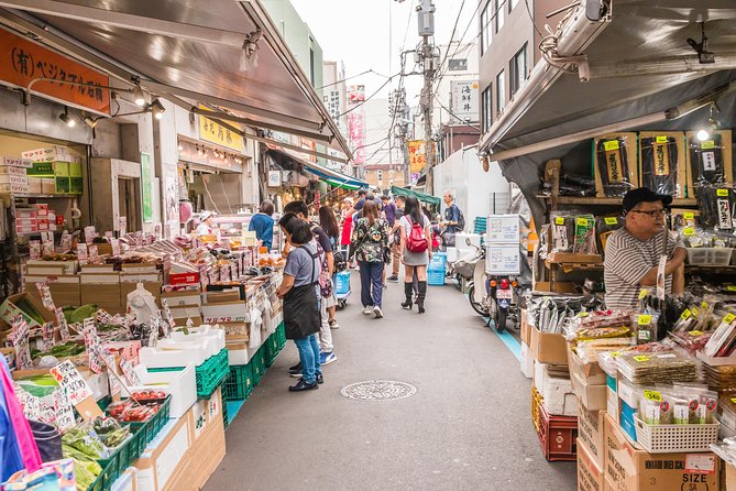 Tokyo : Tsukiji Fish Market Tour with Fresh Sashimi Tasting - The Wholesale-Market Atmosphere Without Getting Stuck