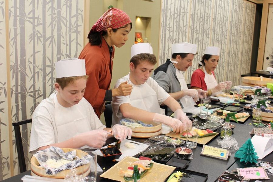 Tokyo: Tsukiji Market Guided Tour & Sushi-Making Experience - What You See and Learn in the Outer Market (and Why It Matters)