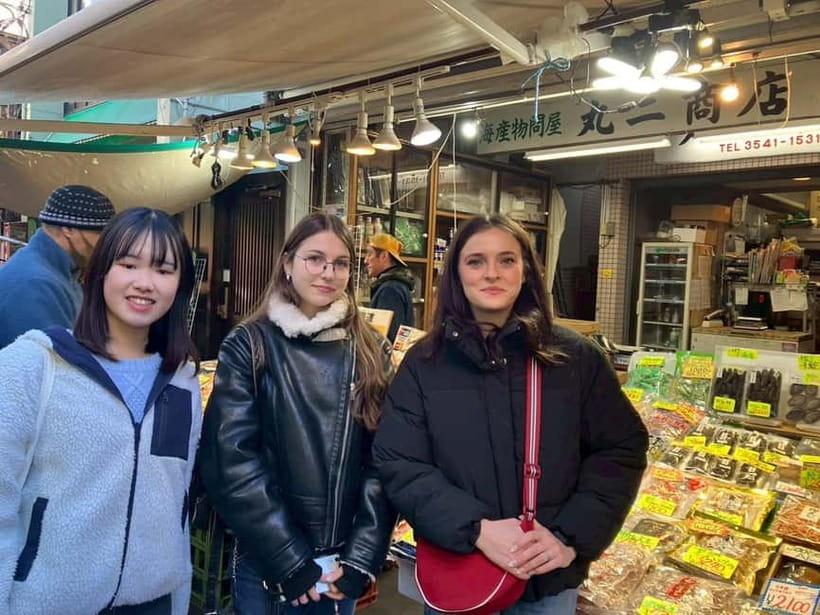Tokyo: Tsukiji walk & sushi private tour with Uni Students - Should you book this Tsukiji student-led sushi walk?