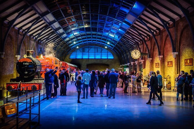 Tokyo WB. Studio Tour Harry Potter's Creation E-Ticket Optional - Entering Platform 9¾ and the Hogwarts Express in Tokyo