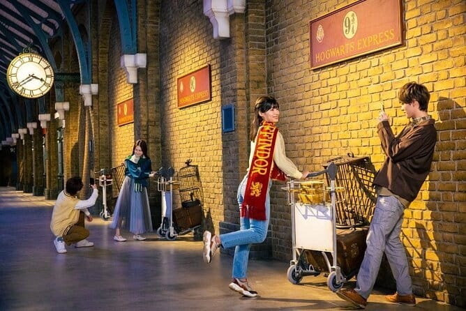 Tokyo WB. Studio Tour Harry Potter's Creation E-Ticket Optional - The London Ministry of Magic set: a Tokyo-only look behind the curtain