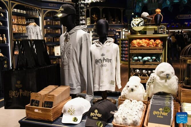 Tokyo WB. Studio Tour Harry Potter's Creation E-Ticket Optional - Shopping moves: where to spend your money and how to use QR codes