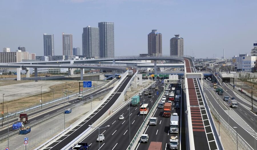 Tokyo/Yokohama: Car meet Daikoku Parking Area - Roppongi Hills and Tokyo Tower: wrap up with iconic Tokyo photos and a walk