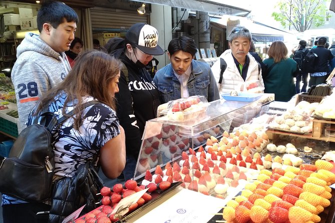 Toyosu Market Morning Tuna Auction and Tsukiji Food Tour with Licensed Guide - Tsukiji Fish Market: using the post-auction window well