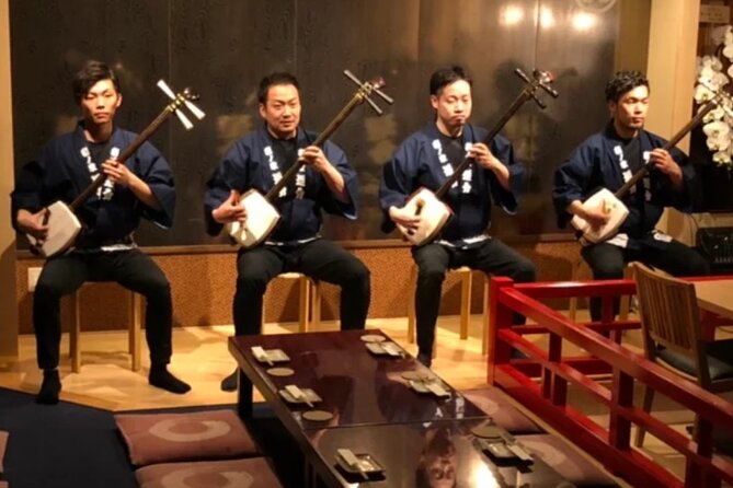 Tsugaru shamisen performance over traditional dinner - Getting your bearings at Kaminarimon, then walking Nakamise