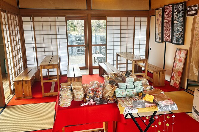 Tsukiji Food Strolling and Hama Rikyu Garden Walking Tour - Optional Matcha and Wagashi Etiquette: Worth Considering