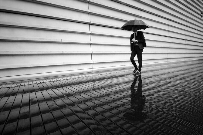 Urban Geometry with Laurence Bouchard - Urban Geometry in Tokyo: seeing the city like a photographer